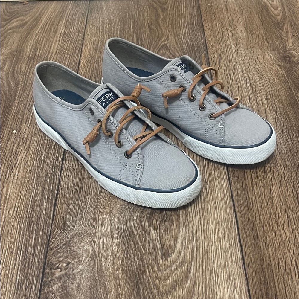 Sperry women’s Light Gray Canvas Sneakers